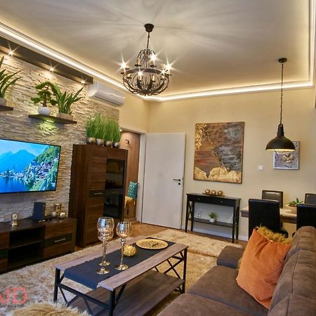 R7 Design Apartment - Hostaid ブダペスト エクステリア 写真