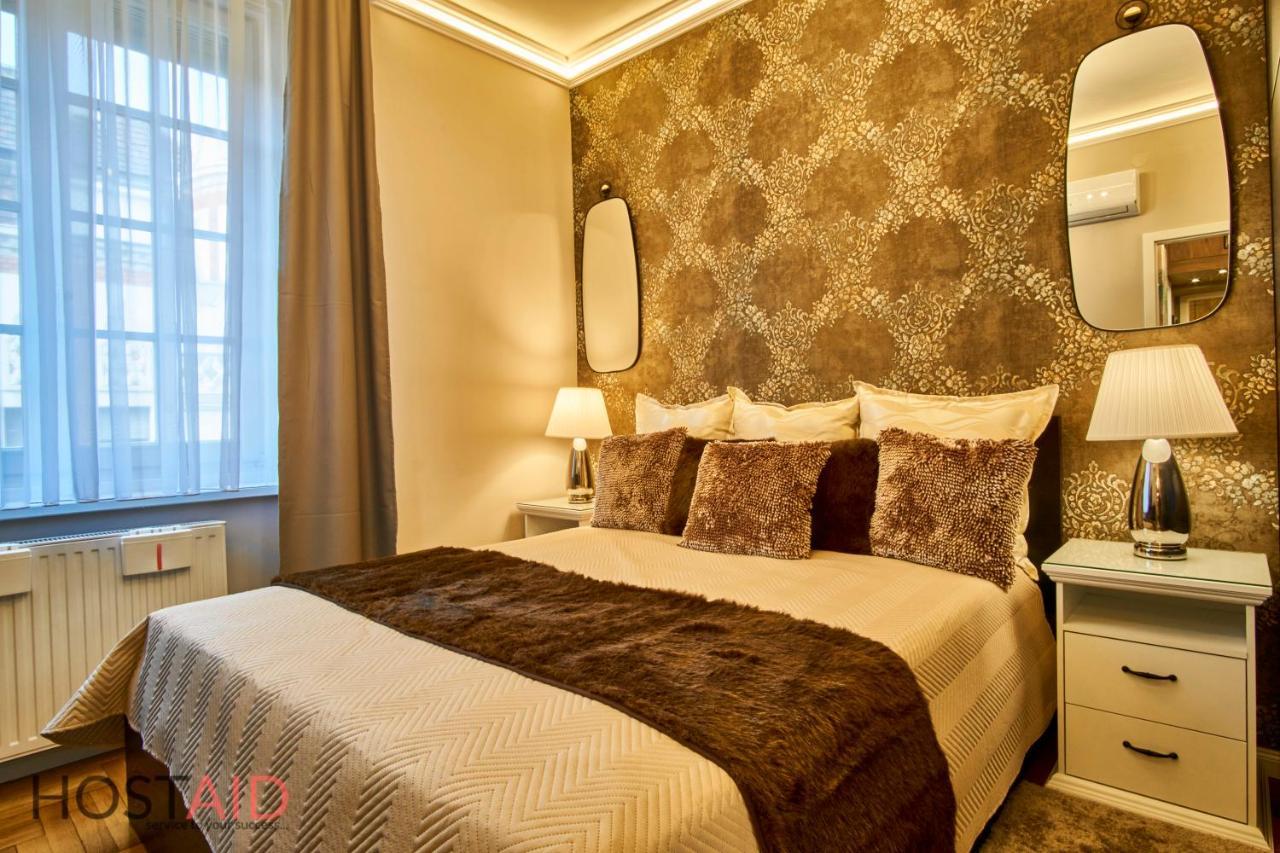 R7 Design Apartment - Hostaid ブダペスト エクステリア 写真