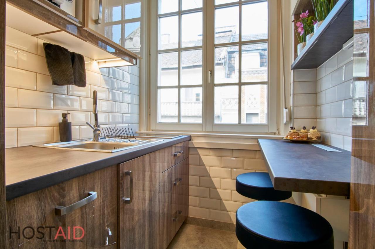 R7 Design Apartment - Hostaid ブダペスト エクステリア 写真