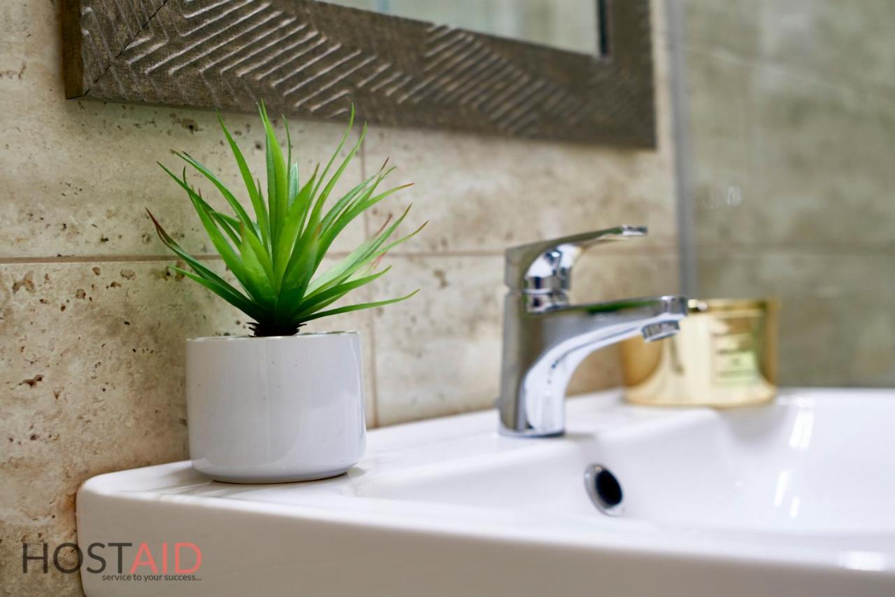 R7 Design Apartment - Hostaid ブダペスト エクステリア 写真